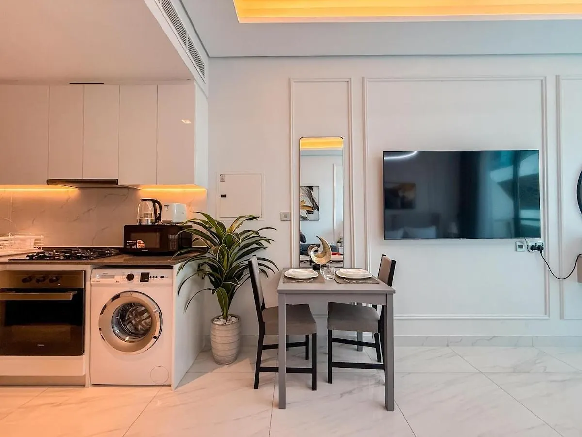 113 Designer Stay High-End Finishes Pool & Gym Dubai 0*,  United Arab Emirates