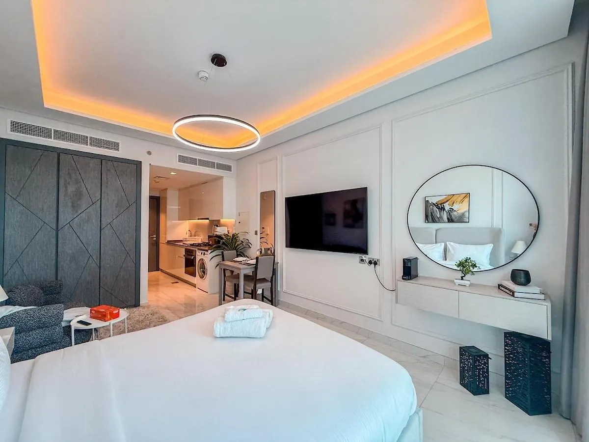 Apartment 113 Designer Stay High-End Finishes Pool & Gym Dubai United Arab Emirates